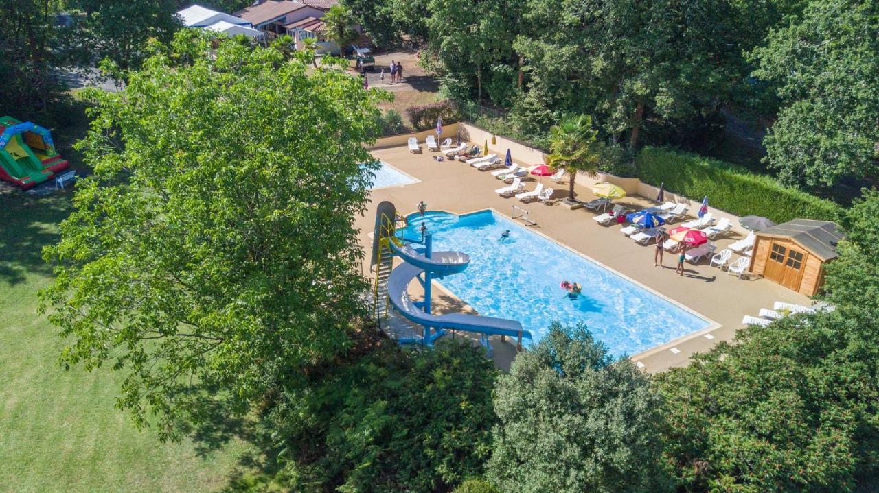 فندق Camping Au Bois Dormant Chauffour-sur-Vell المظهر الخارجي الصورة