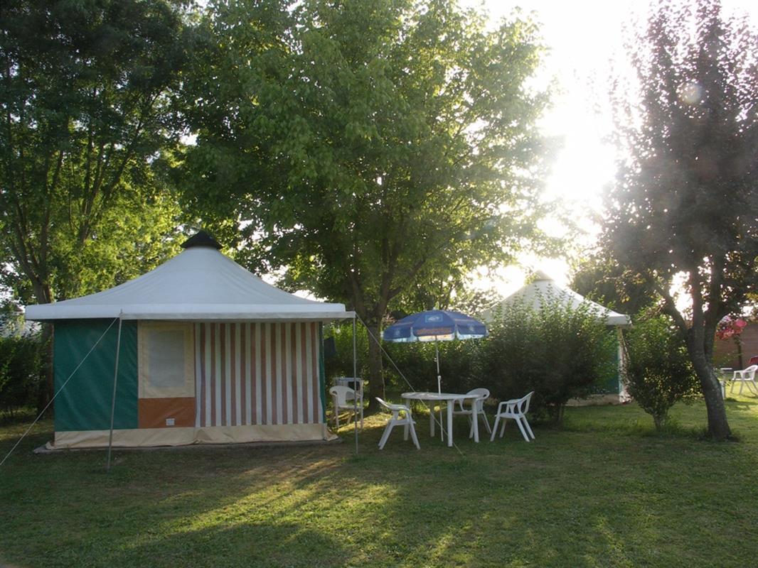 فندق Camping Au Bois Dormant Chauffour-sur-Vell المظهر الخارجي الصورة