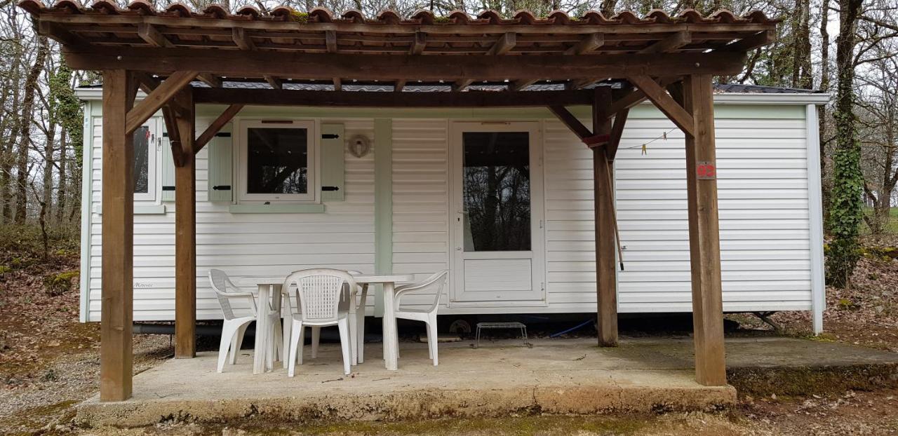 فندق Camping Au Bois Dormant Chauffour-sur-Vell المظهر الخارجي الصورة