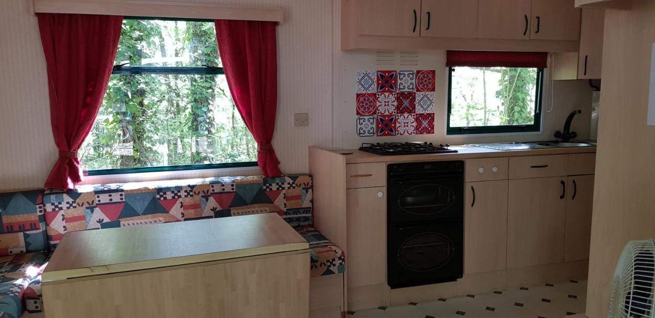 فندق Camping Au Bois Dormant Chauffour-sur-Vell المظهر الخارجي الصورة